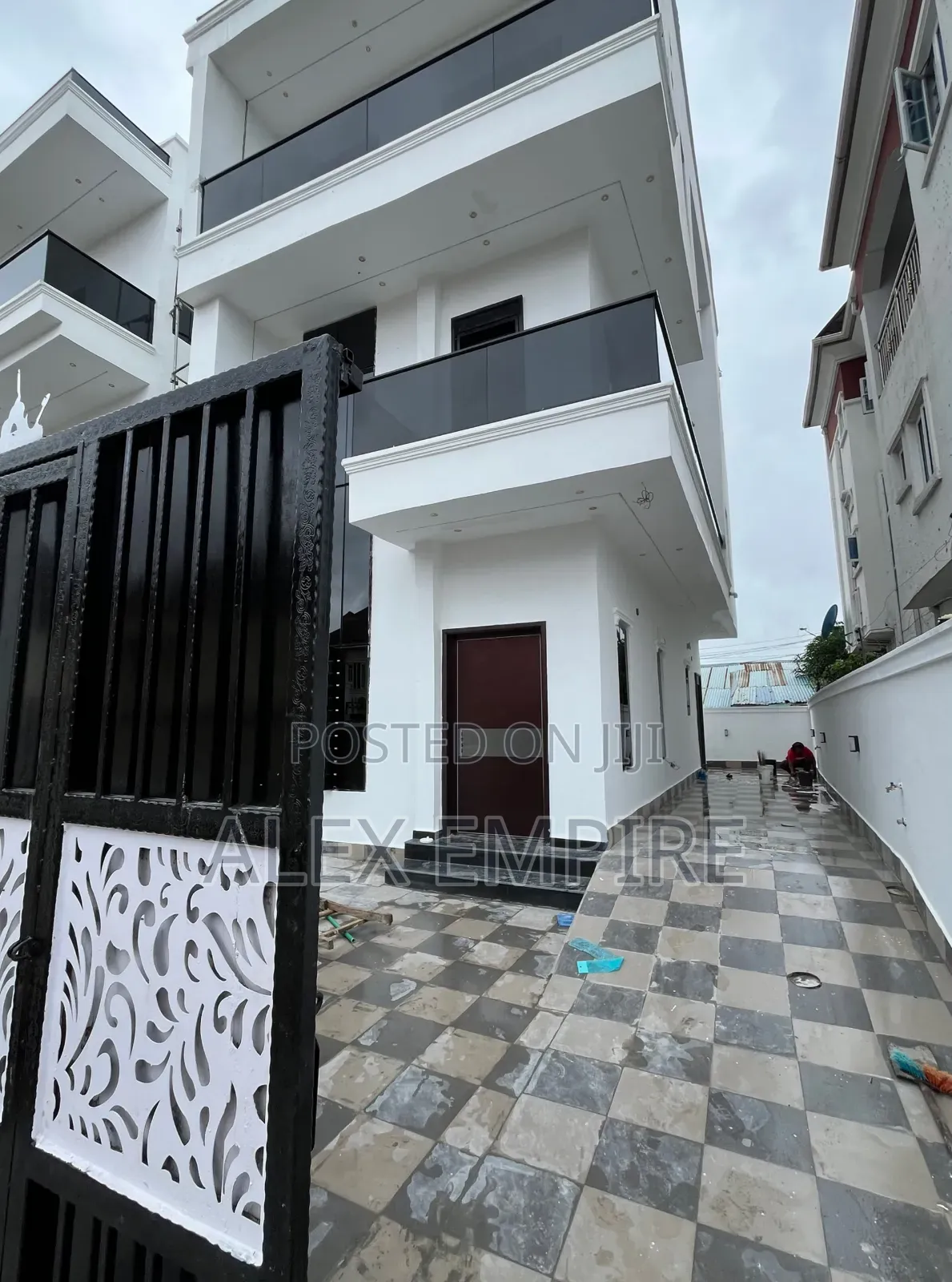 5bdrm Duplex in Ago Palace for sale