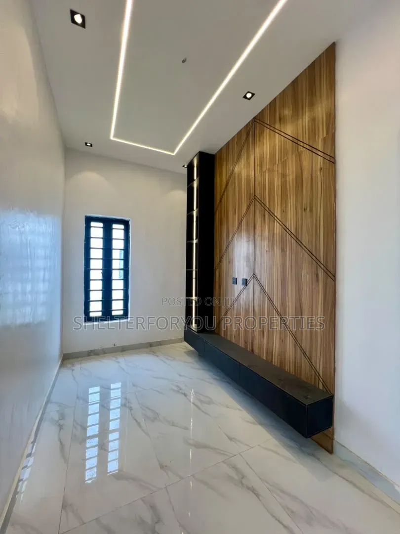 4bdrm Duplex in Lekki Expressway for sale
