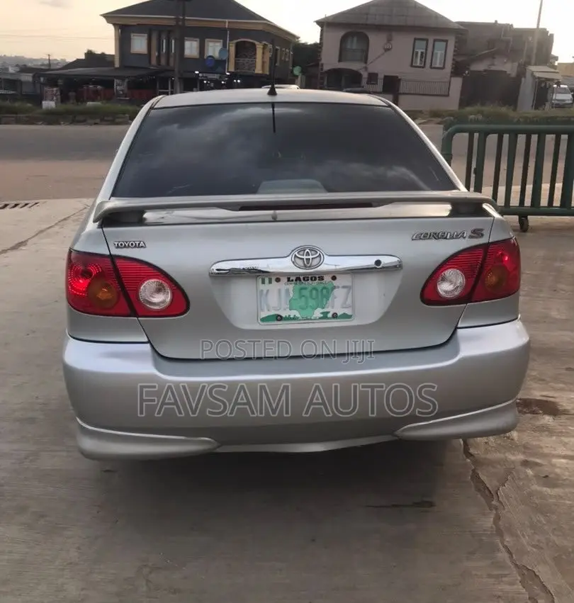 Toyota Corolla 2004 Silver