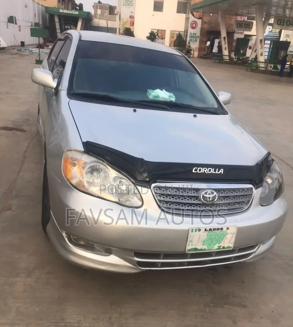 Toyota Corolla 2004 Silver