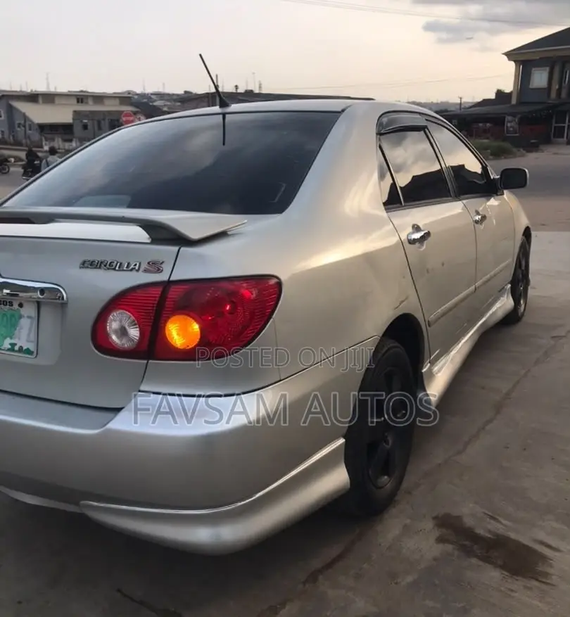 Toyota Corolla 2004 Silver