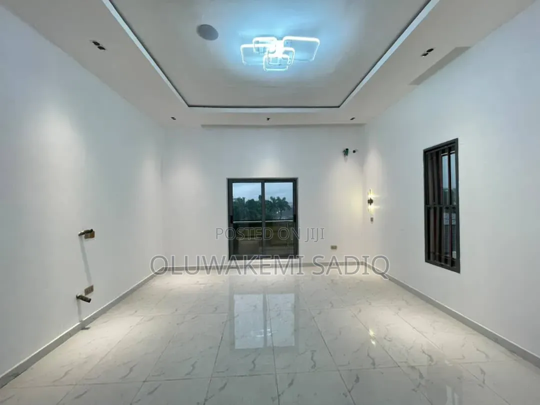4bdrm House in Ikeja Gra for rent