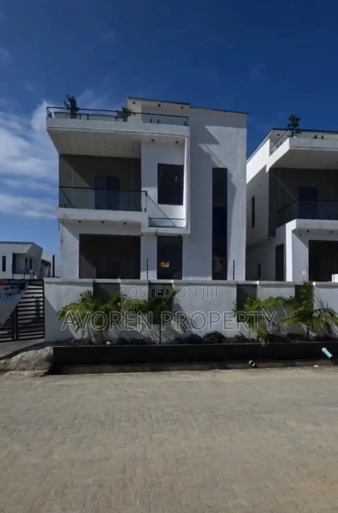 4bdrm Apartment in Ajah for sale