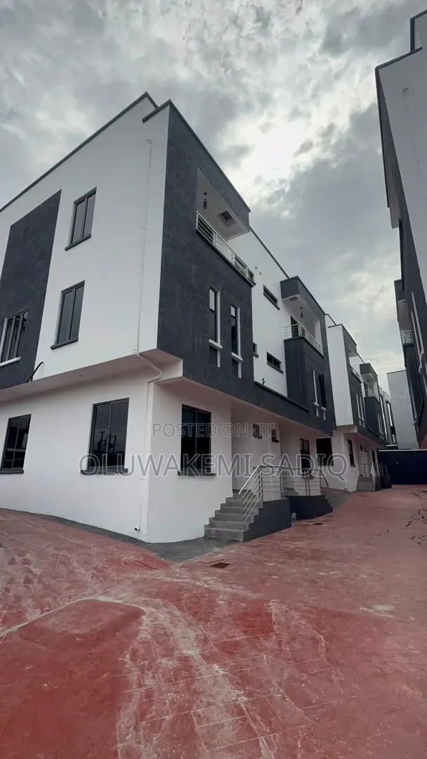 4bdrm Duplex in Ikeja Opebi for sale