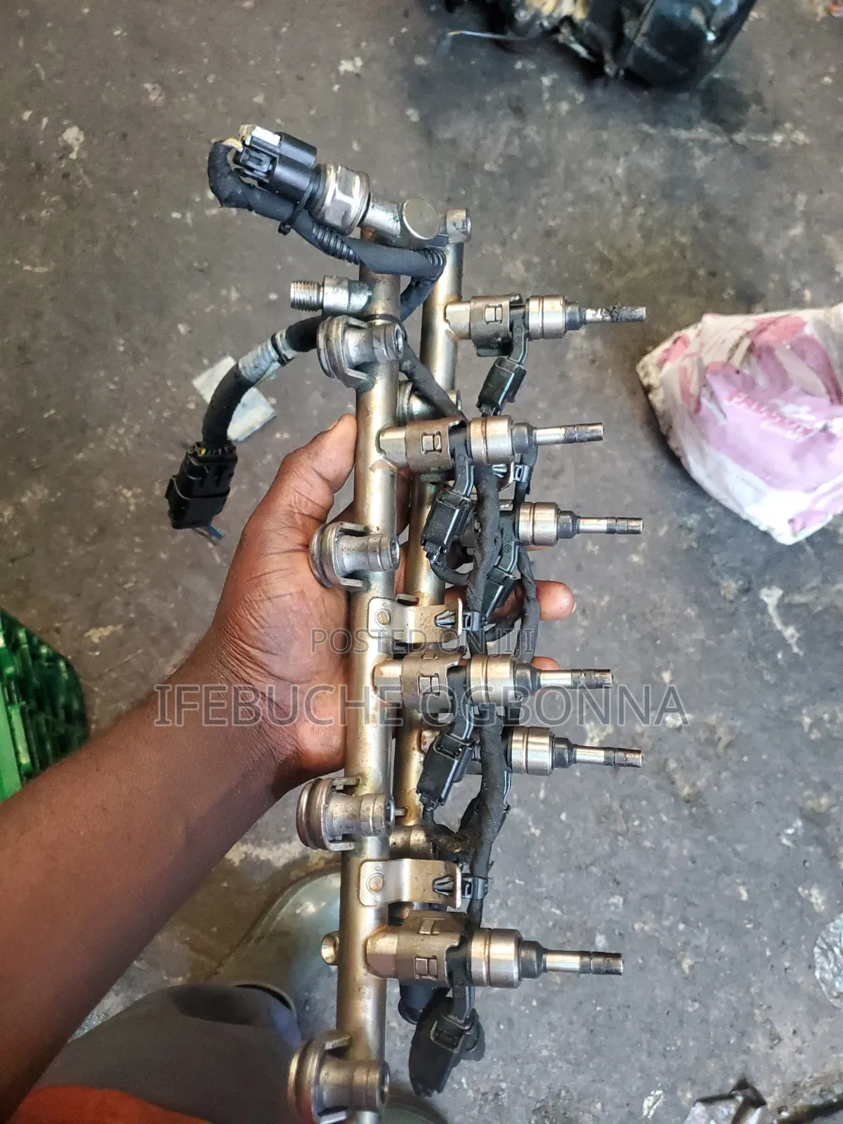 Engine Nozzle GMC Terrain 3.6L 2010