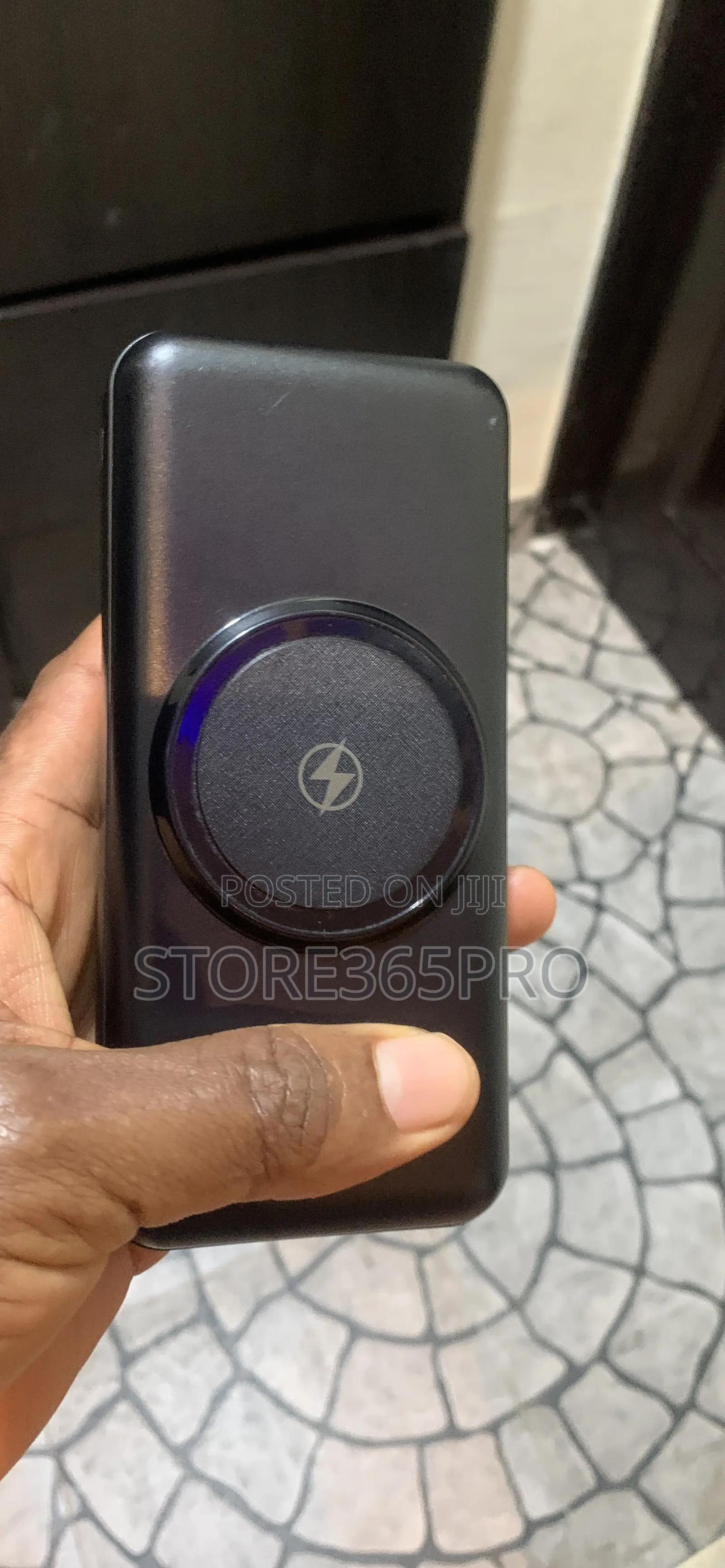 20000mah Wireless Power Bank With in Built Charging Cord