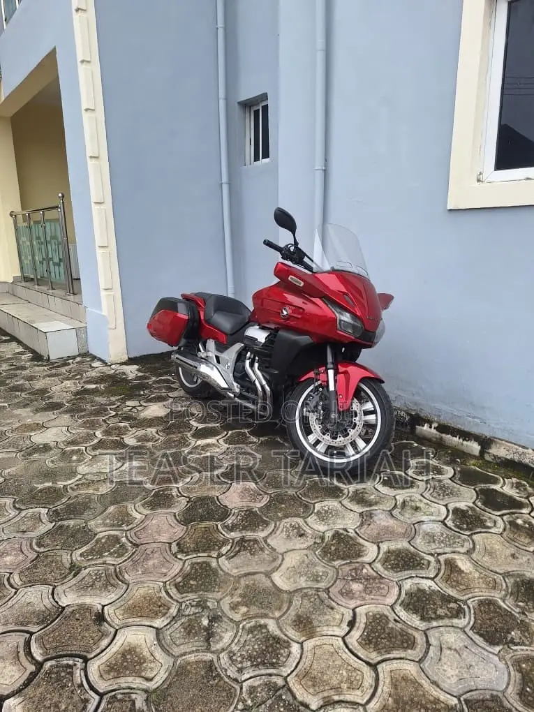 Honda 2014 Red