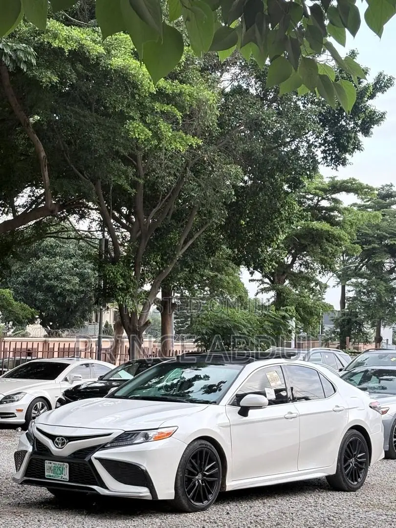 Toyota Camry 2021 White
