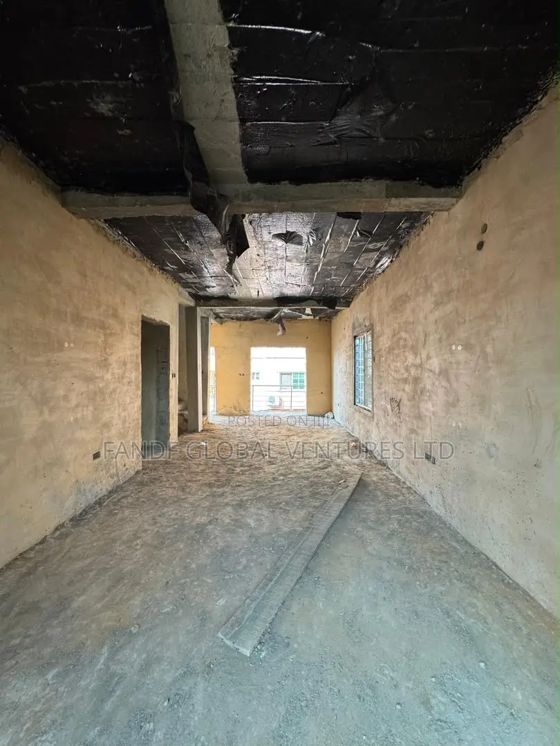 4bdrm Duplex in Surulere for sale