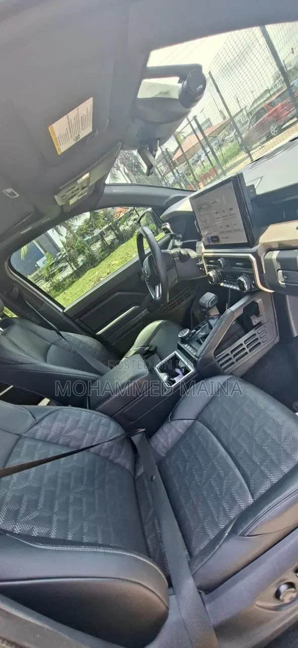Toyota Tacoma 2024 White