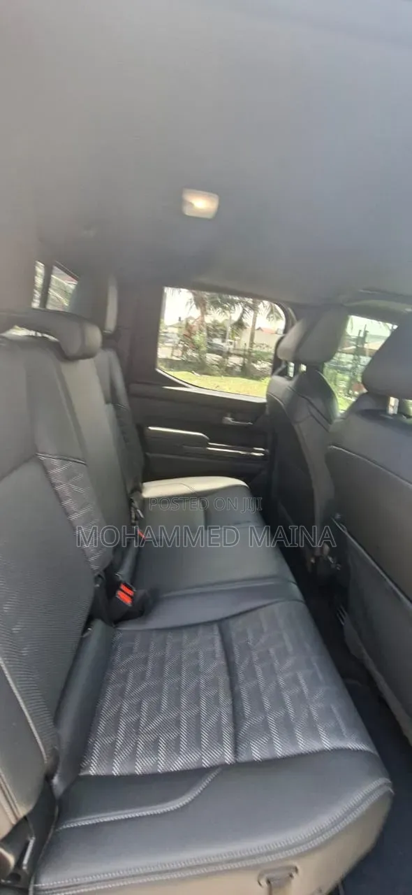 Toyota Tacoma 2024 White