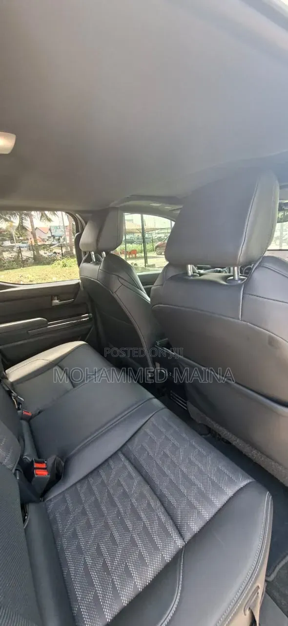 Toyota Tacoma 2024 White