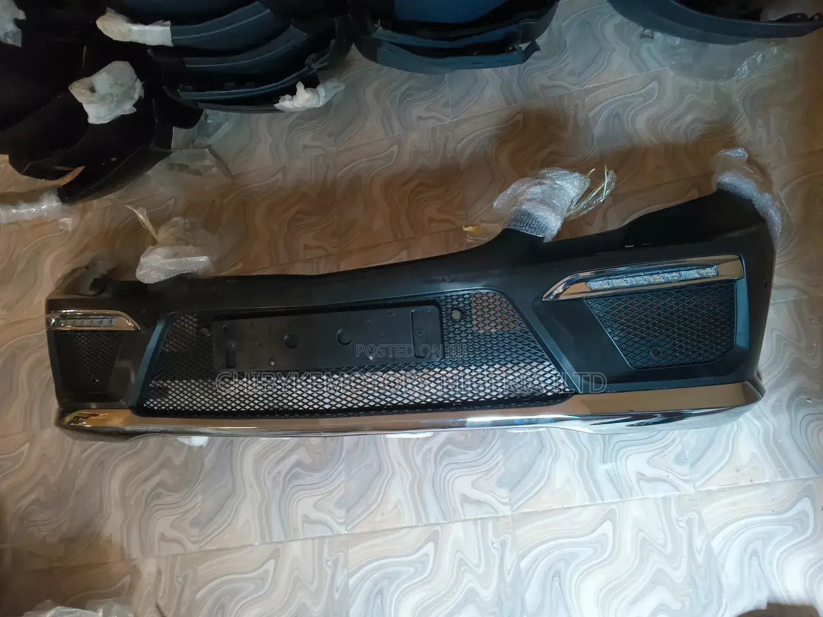 W204
Mercedes Benz C Class 
2013 Complete Front Bumper Available