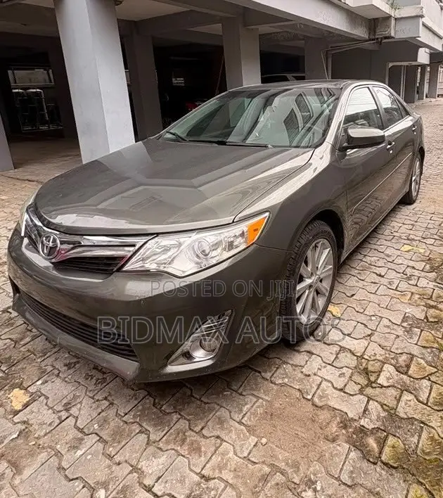Toyota Camry XLE 4dr Sedan (3.5L 6cyl 6A) 2014 Green