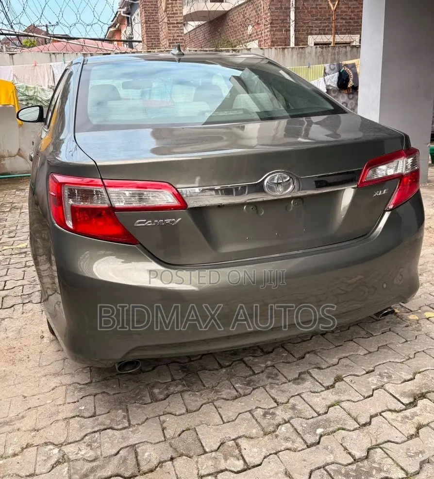 Toyota Camry XLE 4dr Sedan (3.5L 6cyl 6A) 2014 Green