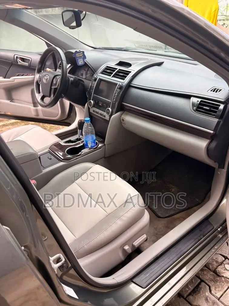 Toyota Camry XLE 4dr Sedan (3.5L 6cyl 6A) 2014 Green