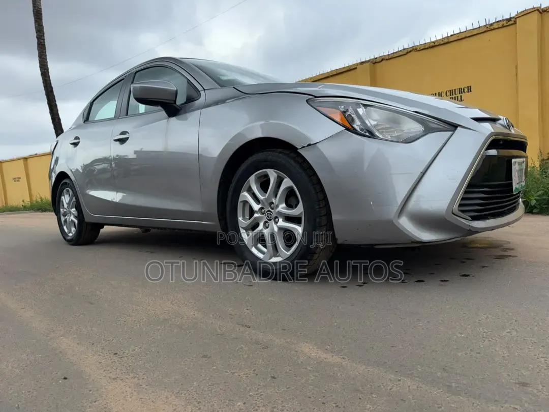 Toyota Yaris 2016 Beige
