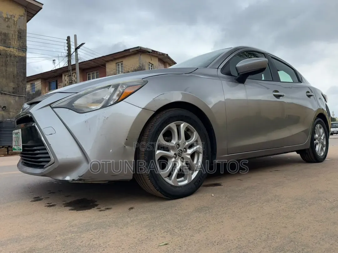 Toyota Yaris 2016 Beige