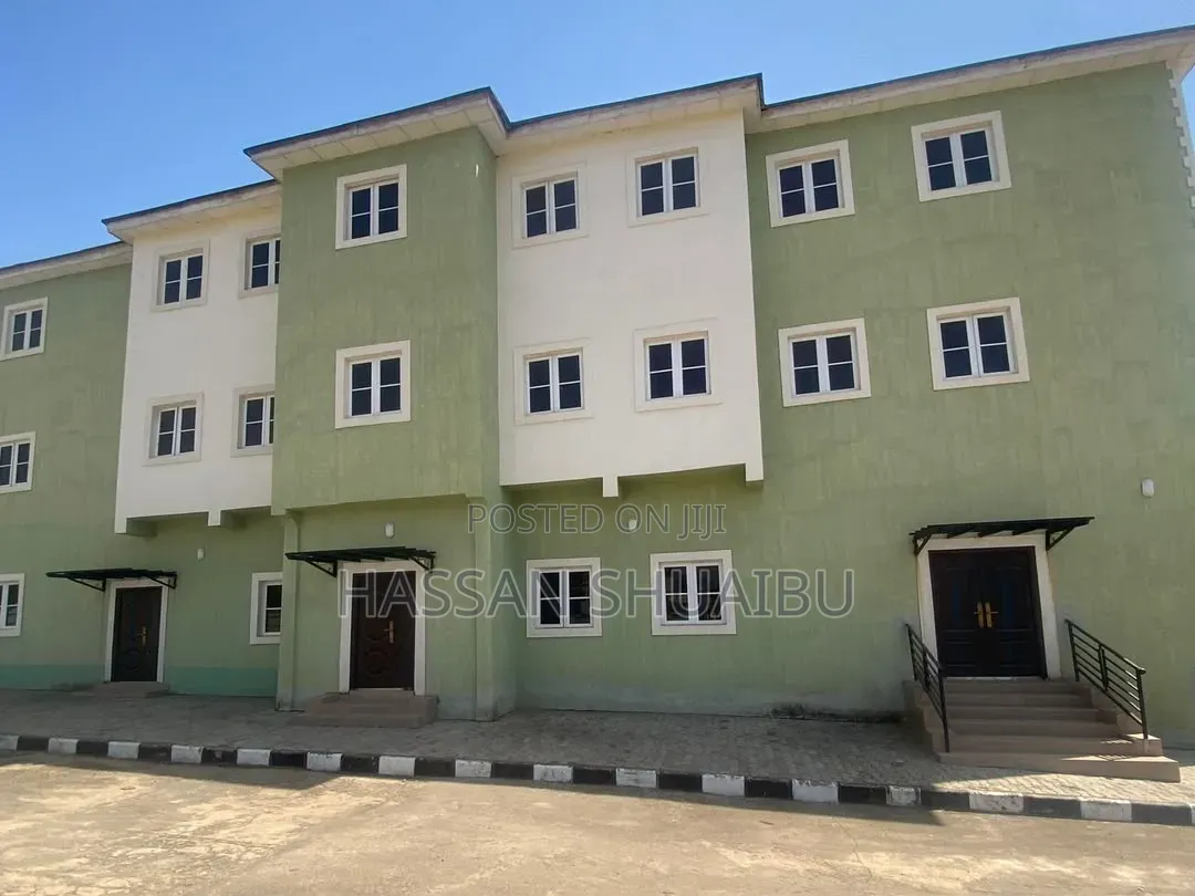 Massive 2700sqm Multipurpose Commercial Complex in Karu
