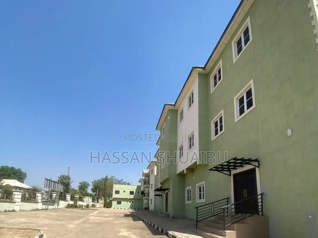 Massive 2700sqm Multipurpose Commercial Complex in Karu