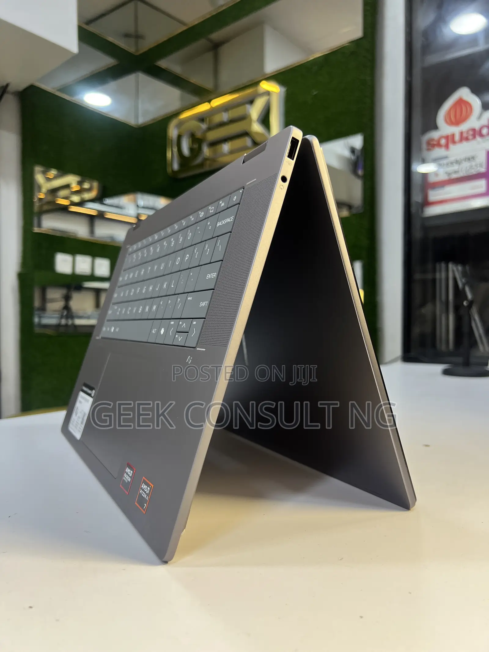 Laptop HP OmniBook X Flip 16" 24GB AMD Ryzen 7 SSD 1T