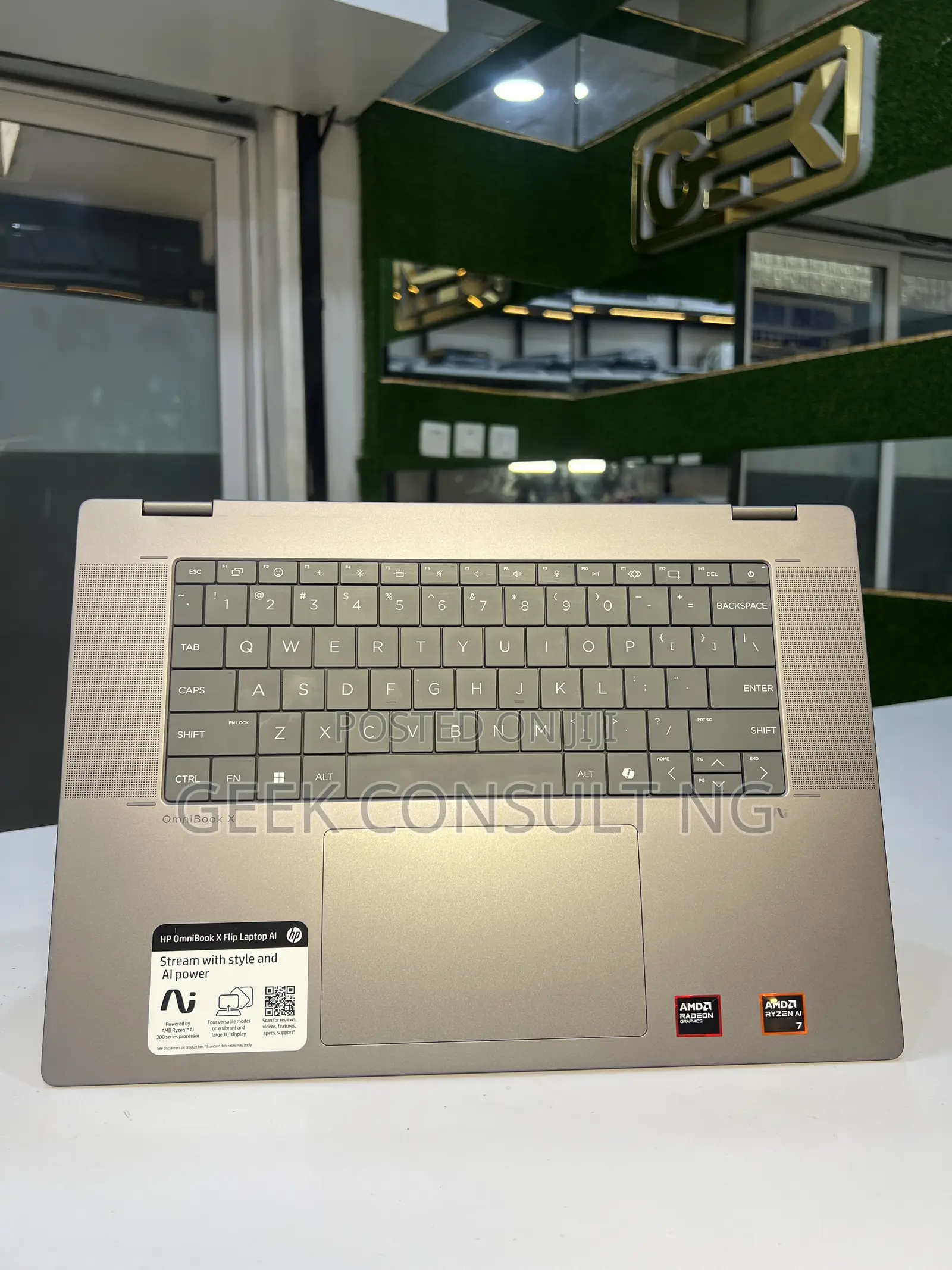 Laptop HP OmniBook X Flip 16" 24GB AMD Ryzen 7 SSD 1T