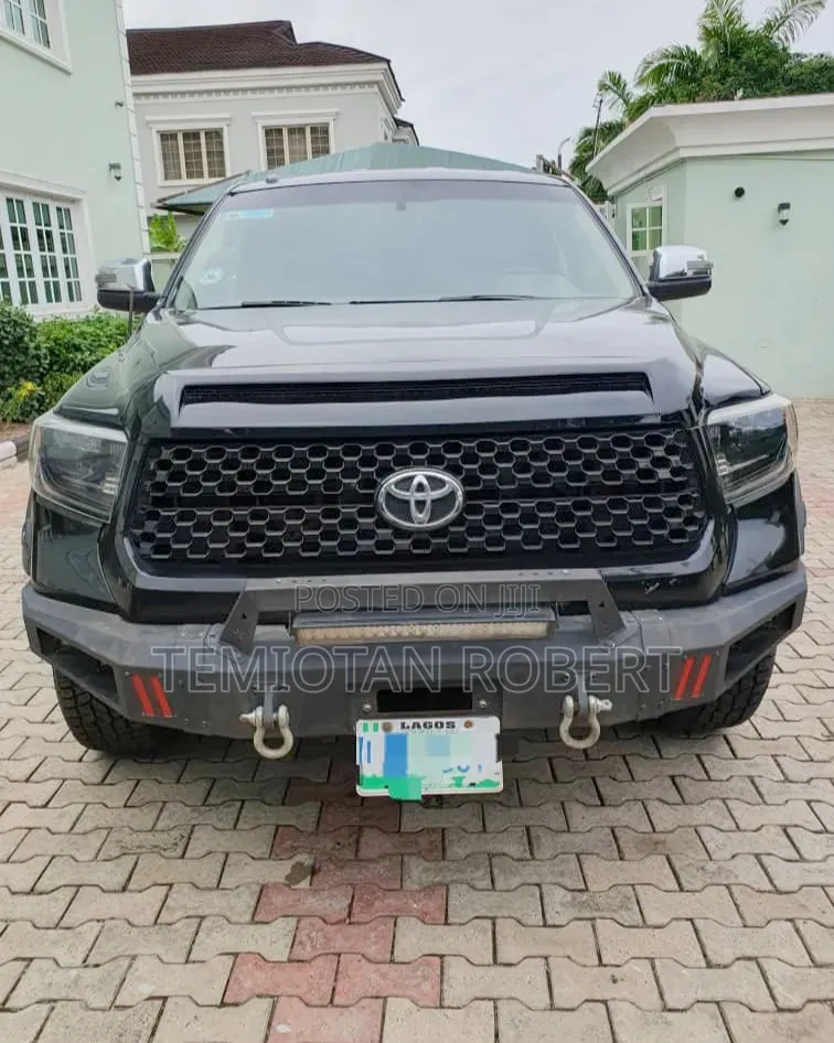Toyota Tundra 2016 Black
