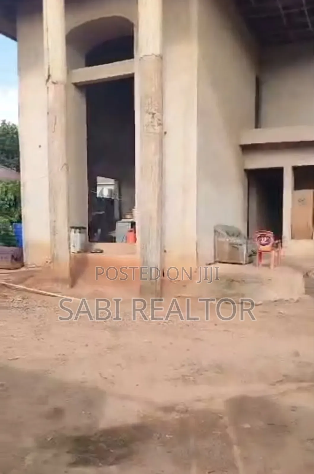 5bdrm Duplex in Abesan for sale
