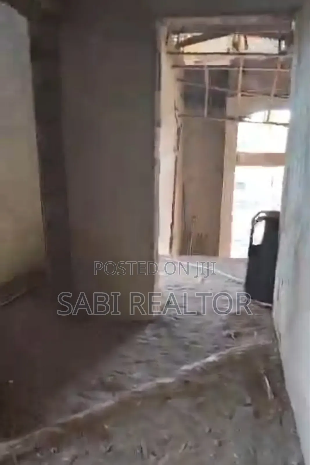 5bdrm Duplex in Abesan for sale