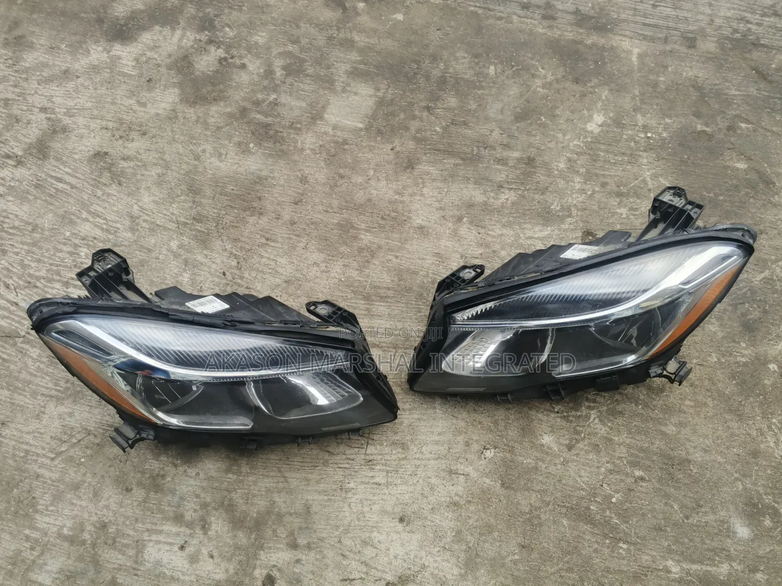 Headlight GLA 250 Non Charger 2016