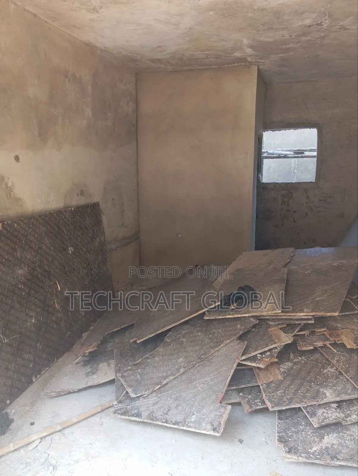 Spacious New Shop for Sale Directly Facing Express in a Very Busy Area