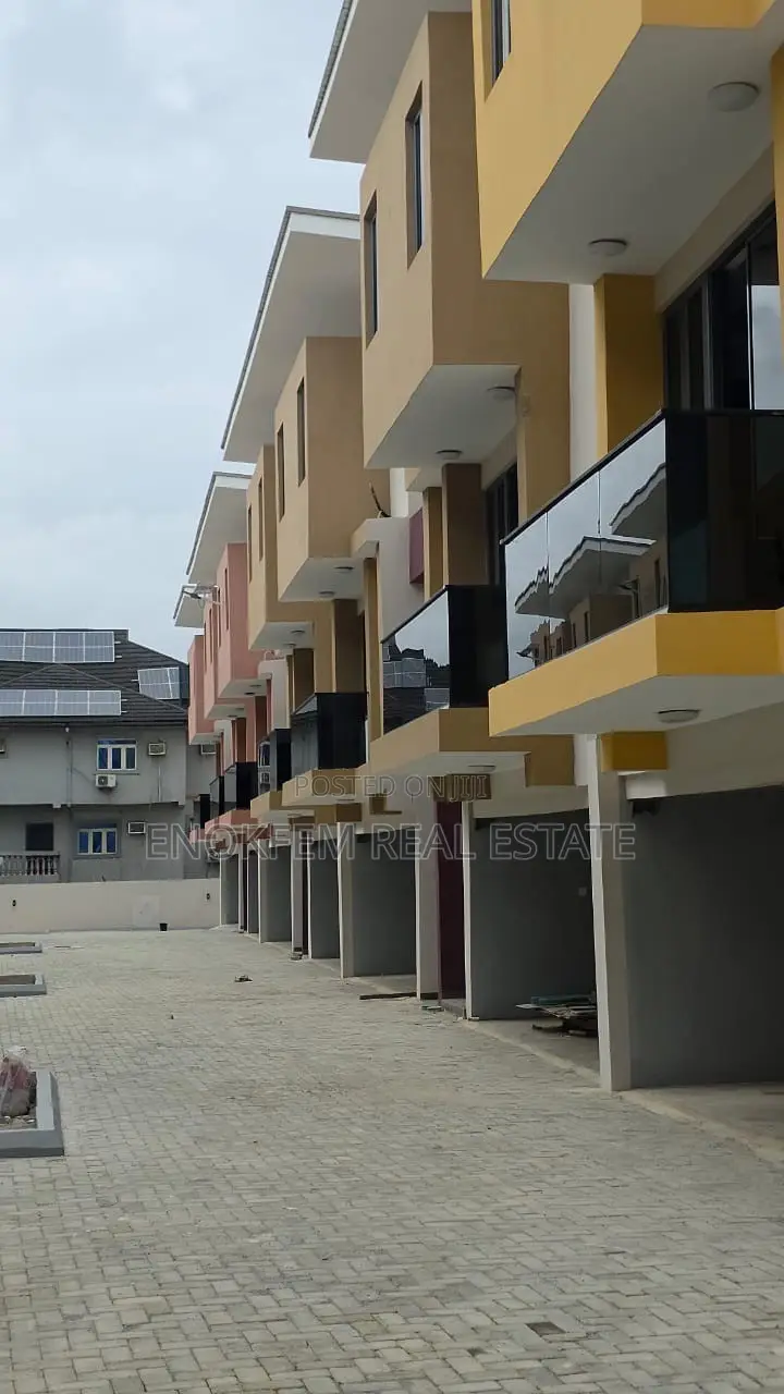 4bdrm Duplex in Lagos State for sale