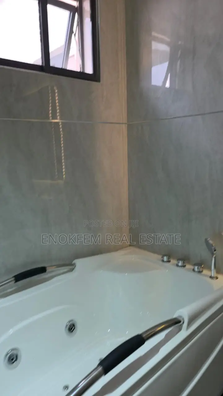 4bdrm Duplex in Lagos State for sale