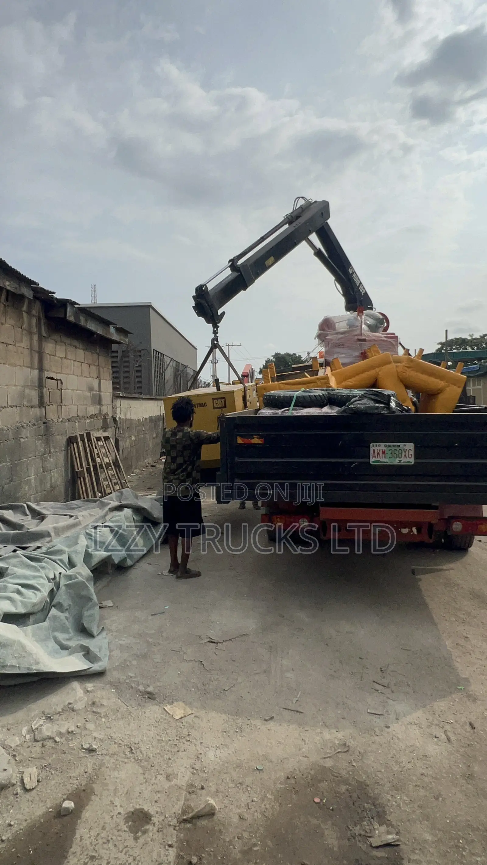 1. Hiab Truck for Hire – Heavy Duty Lifting Services