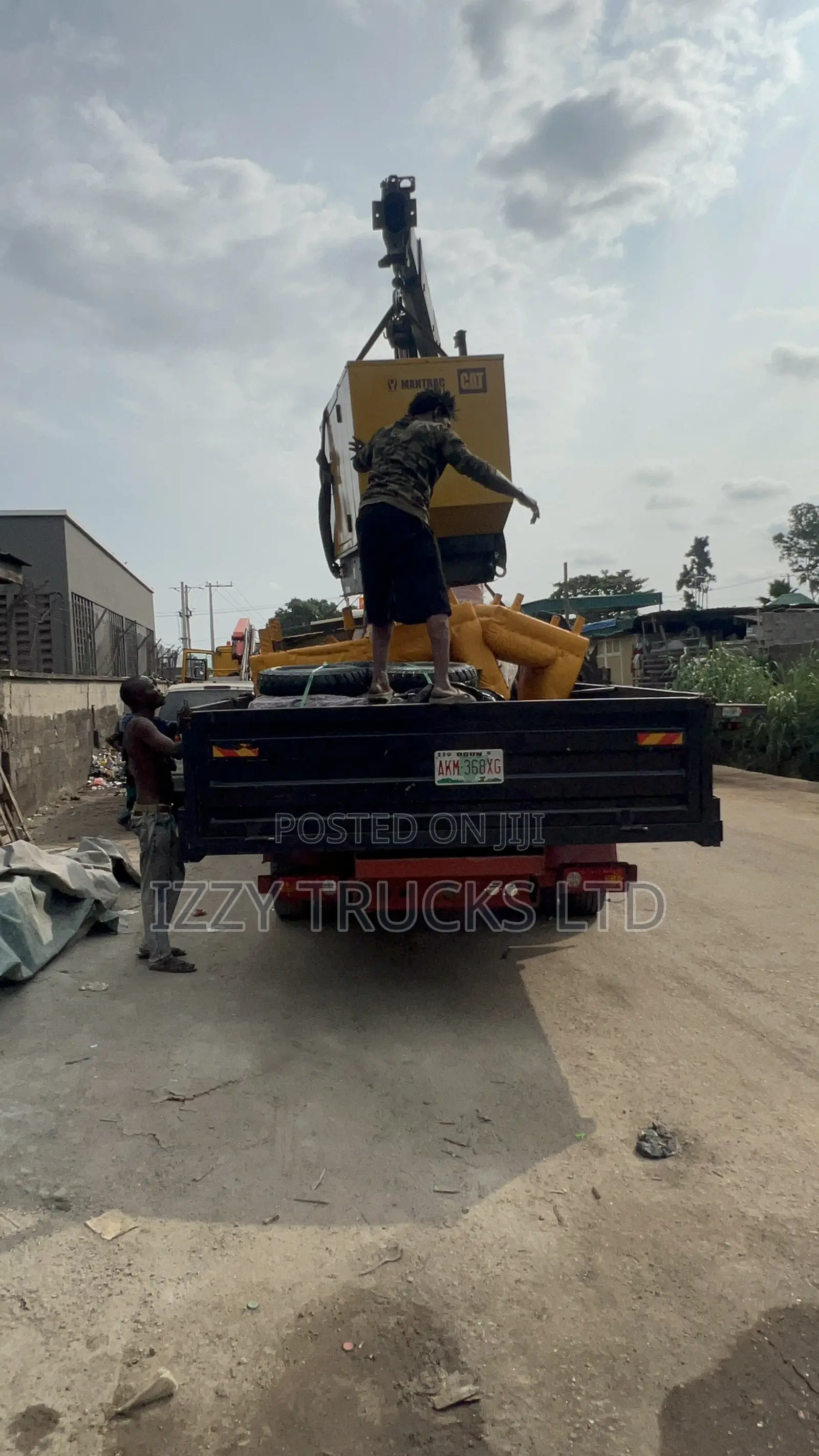 1. Hiab Truck for Hire – Heavy Duty Lifting Services