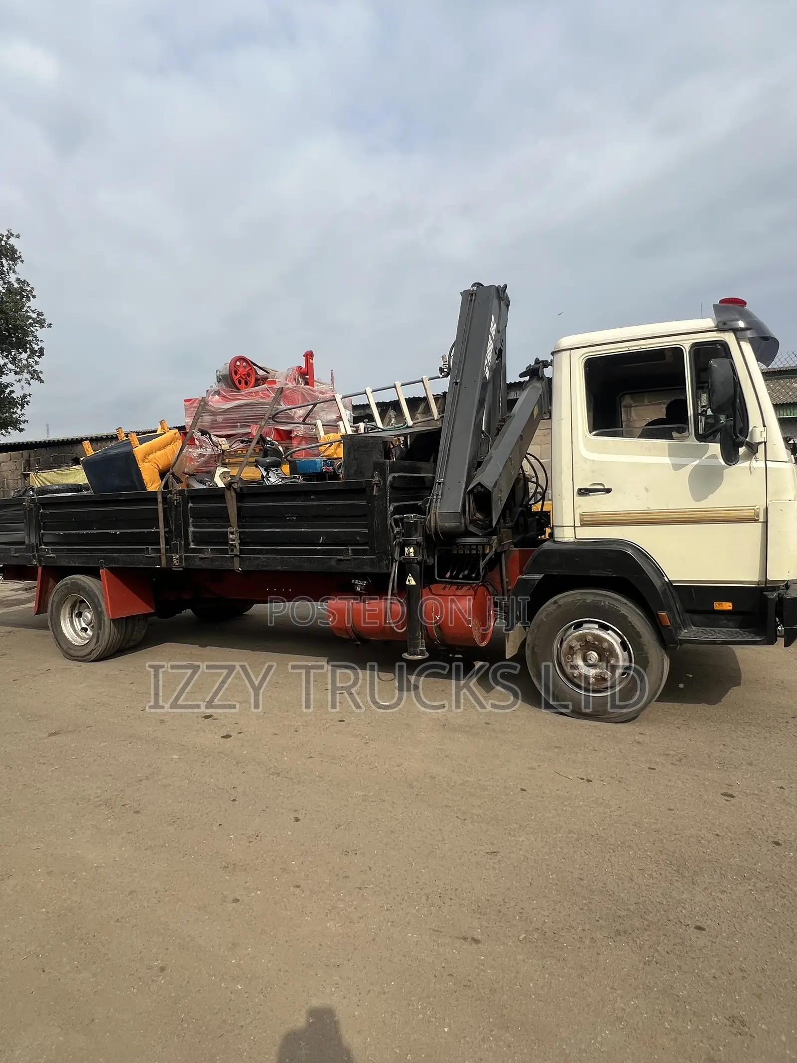 1. Hiab Truck for Hire – Heavy Duty Lifting Services