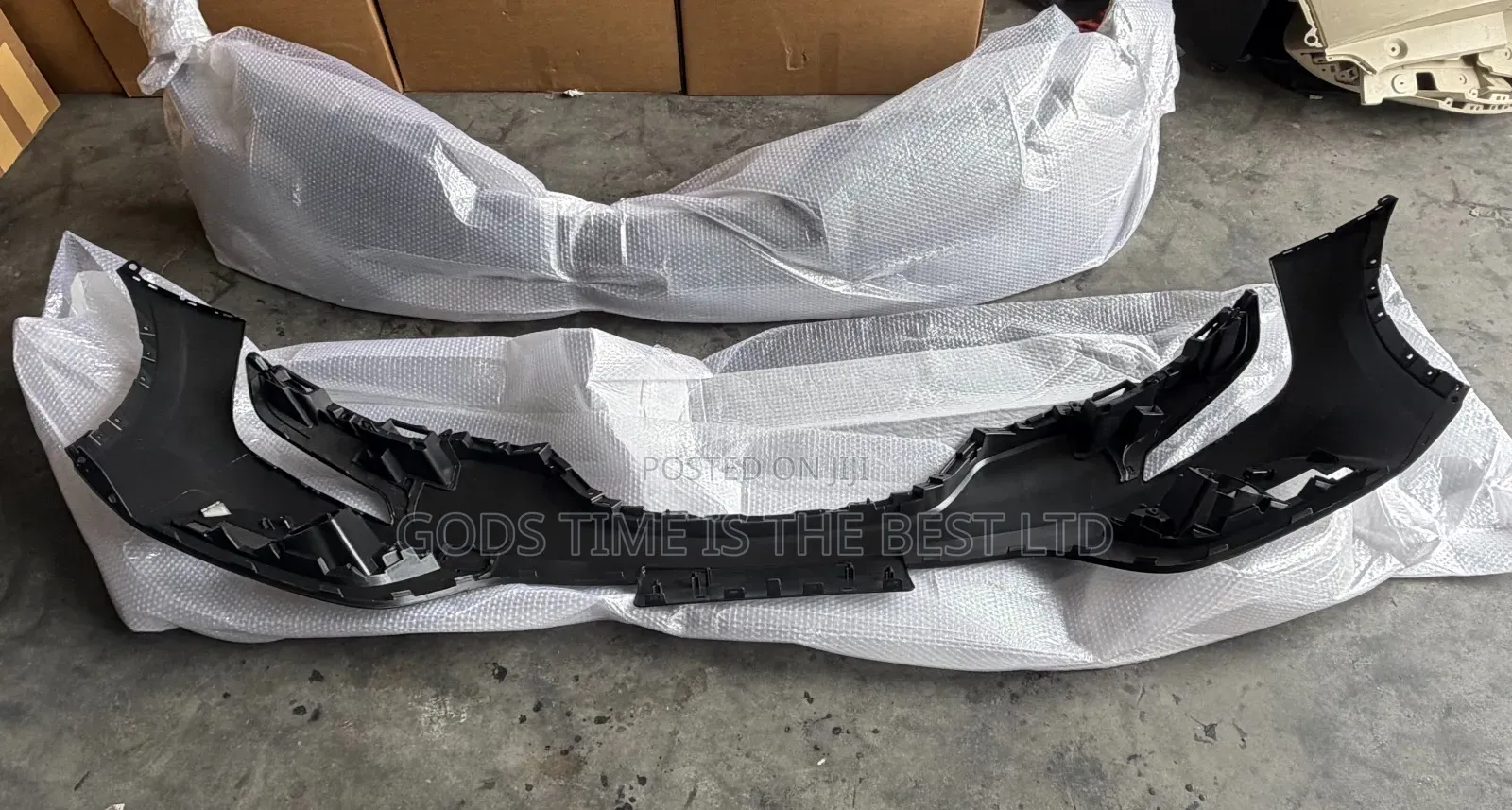 Brand New Bumper for Renault. Original Quality Car Part.