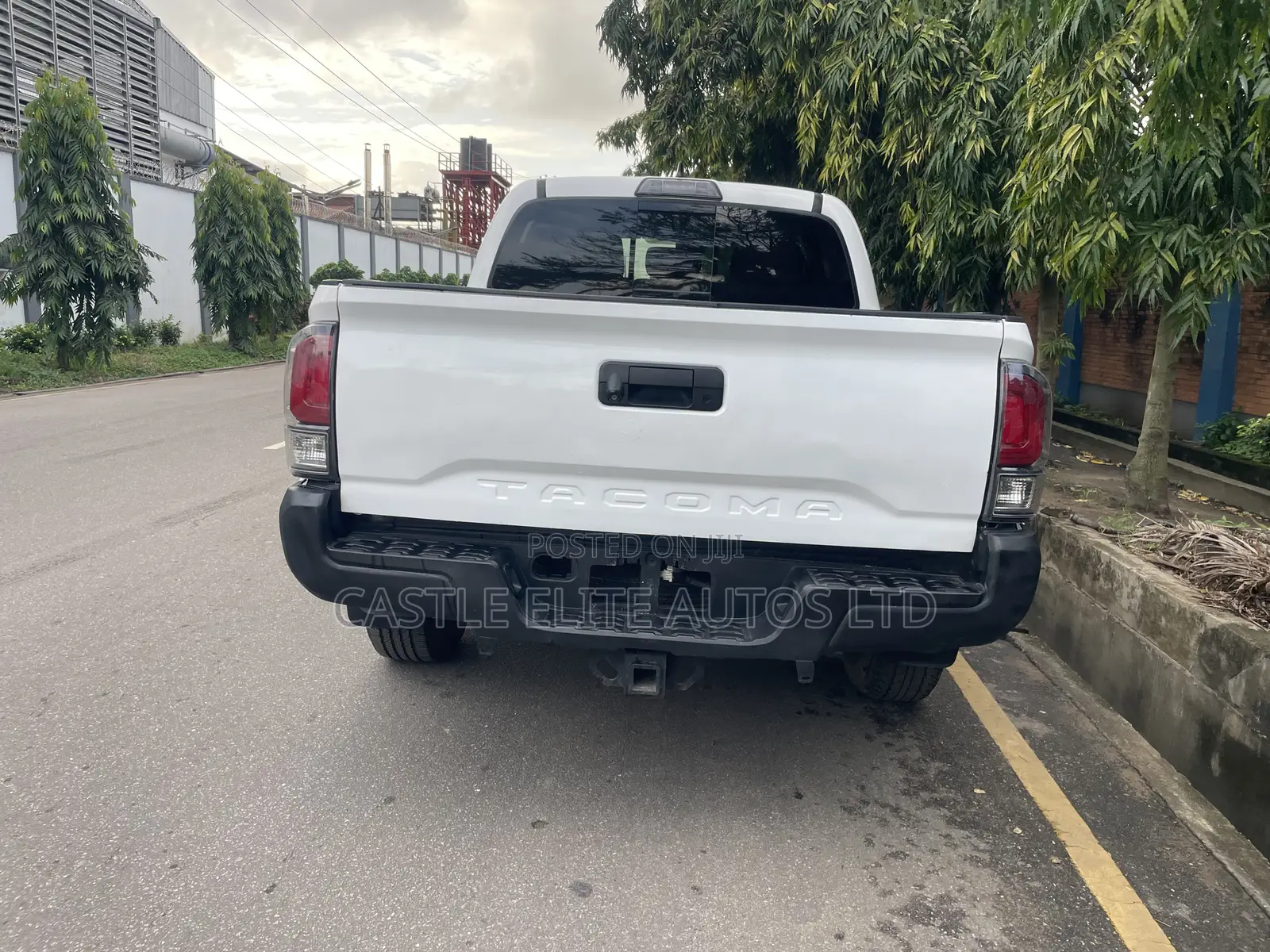 Toyota Tacoma SR5 2019 White