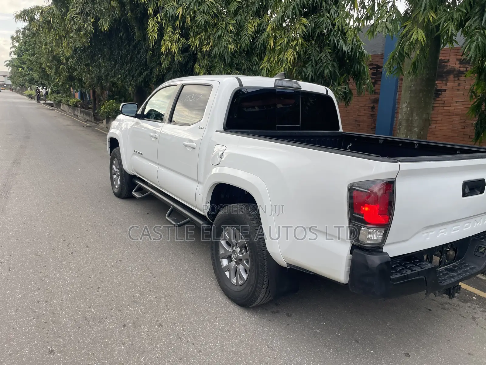 Toyota Tacoma SR5 2019 White