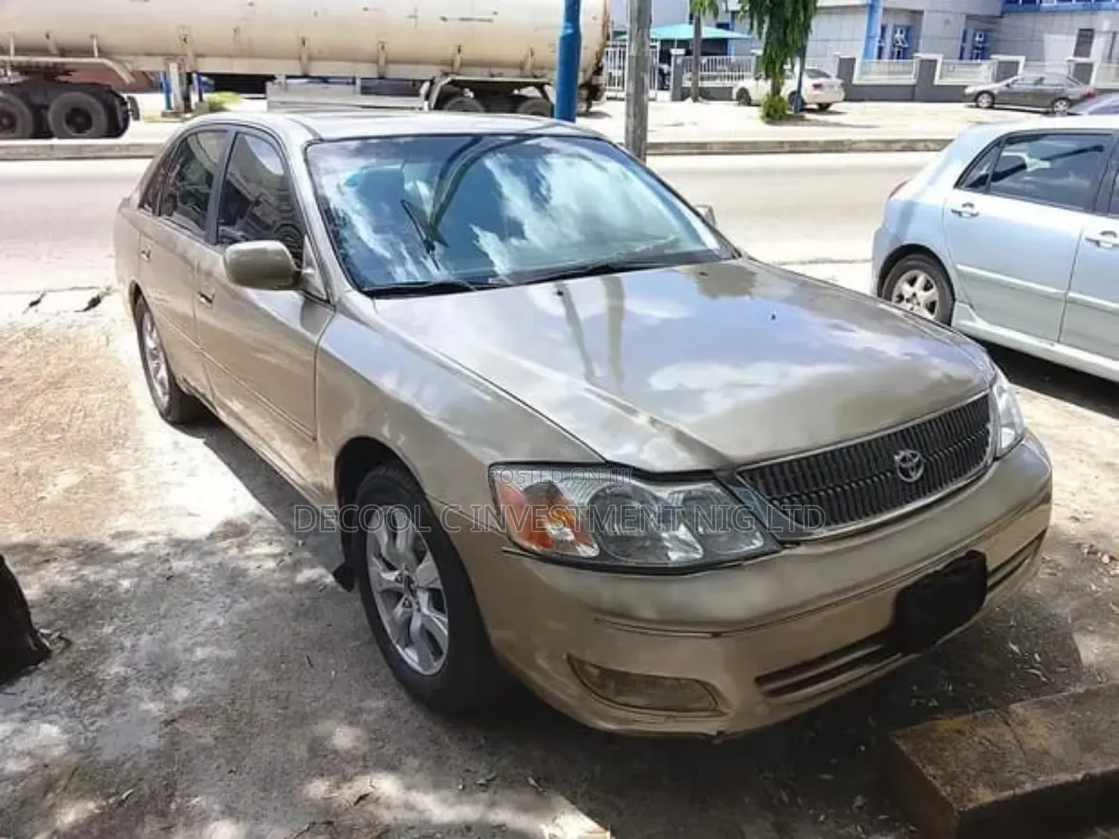 Toyota Avalon Limited 2005 Gold