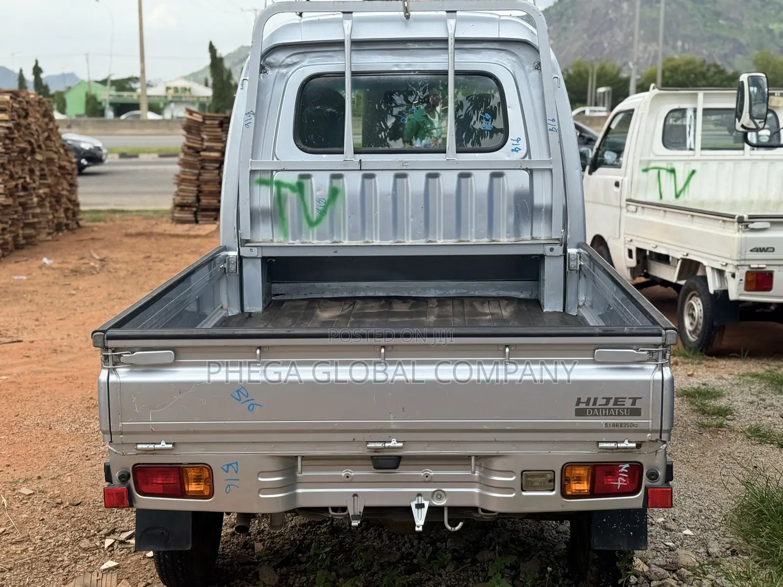 Daihatsu Hijet Mini Truck With Air Conditioning