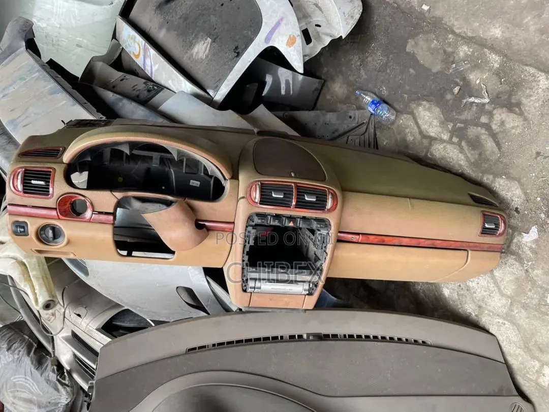 Dashboard for Porsche Cayenne 2008
