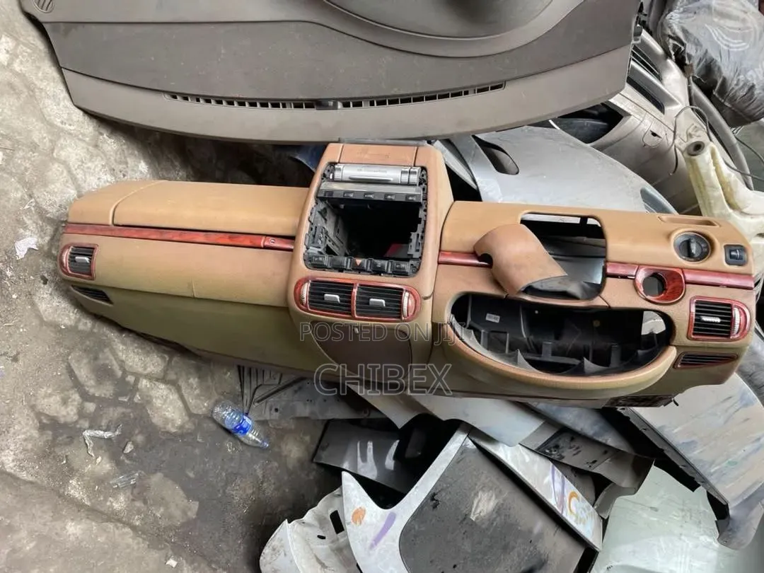 Dashboard for Porsche Cayenne 2008