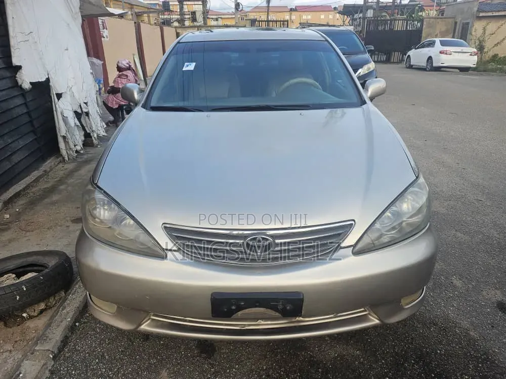 Toyota Camry 2006 Gold
