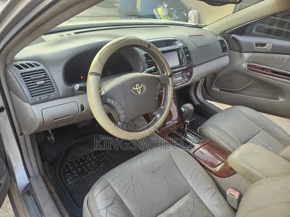 Toyota Camry 2006 Gold