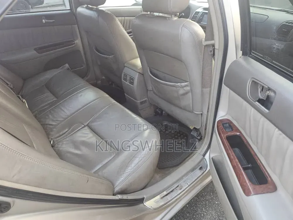 Toyota Camry 2006 Gold