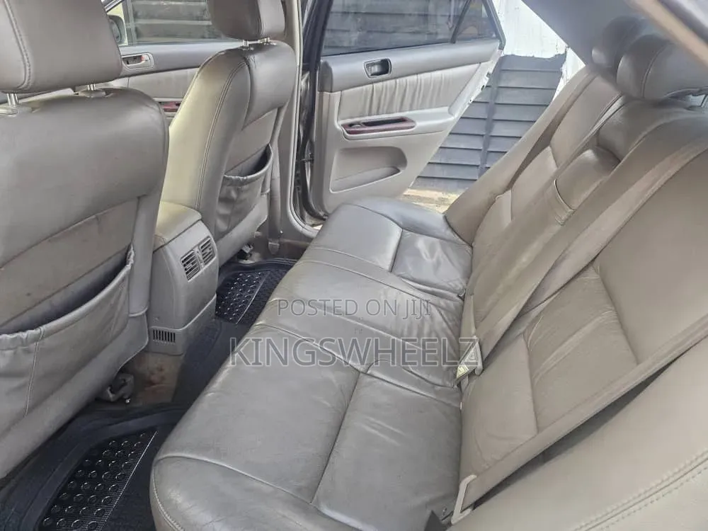 Toyota Camry 2006 Gold