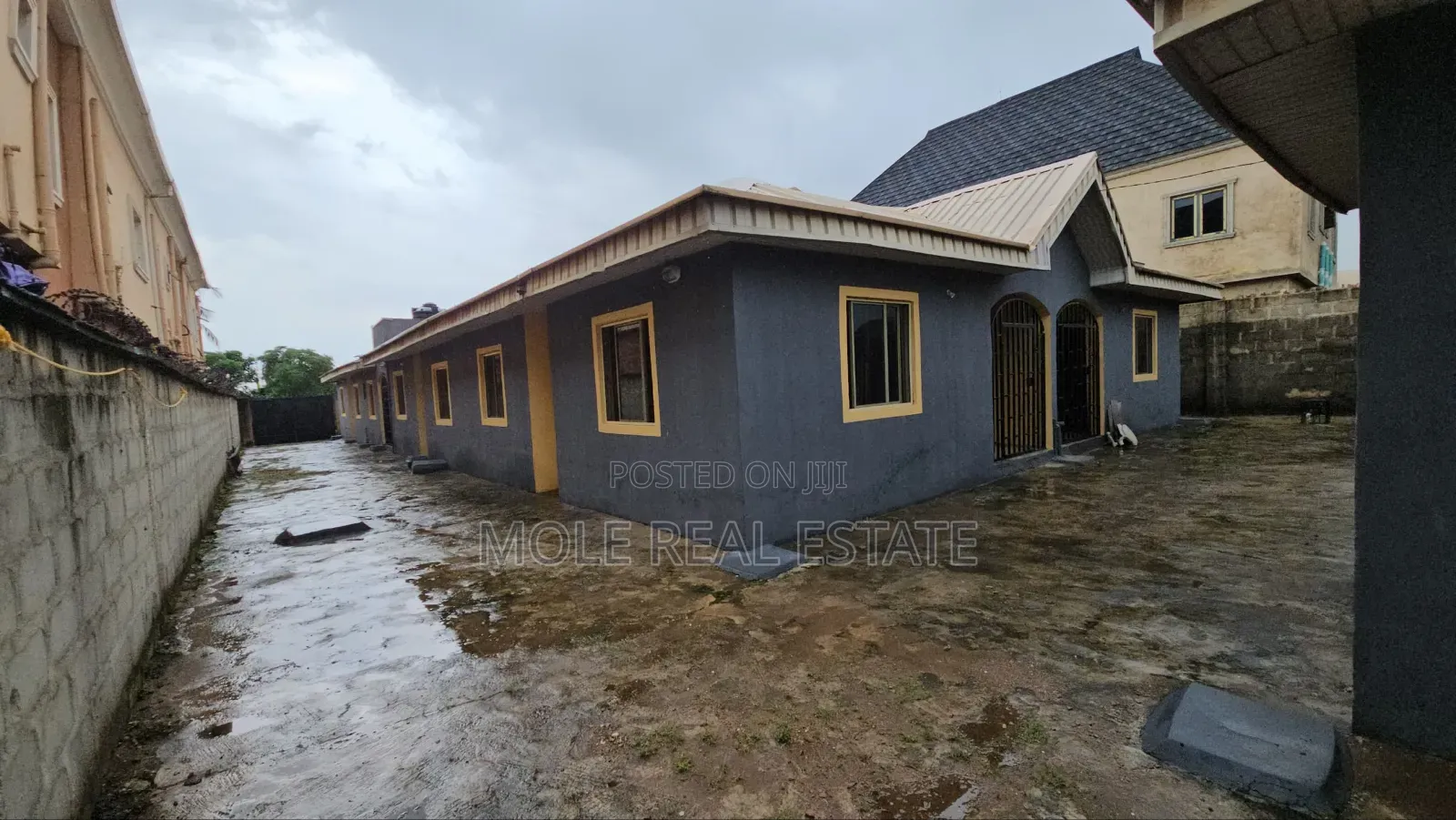 Furnished 2bdrm Block of Flats in Ikorodu, Isiu for sale