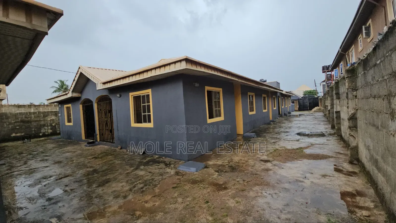 Furnished 2bdrm Block of Flats in Ikorodu, Isiu for sale