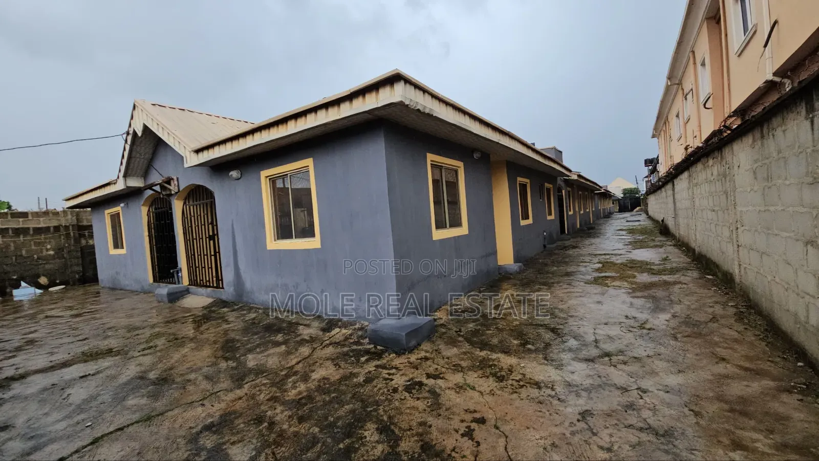 Furnished 2bdrm Block of Flats in Ikorodu, Isiu for sale